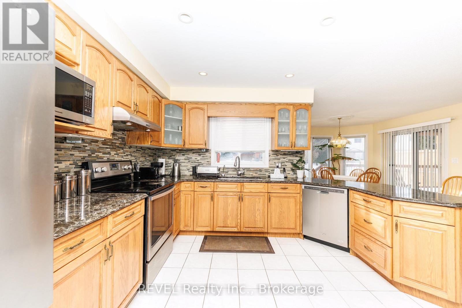 Main - 16 Chessington Street, St. Catharines, Ontario  L2S 3R4 - Photo 7 - X12791856