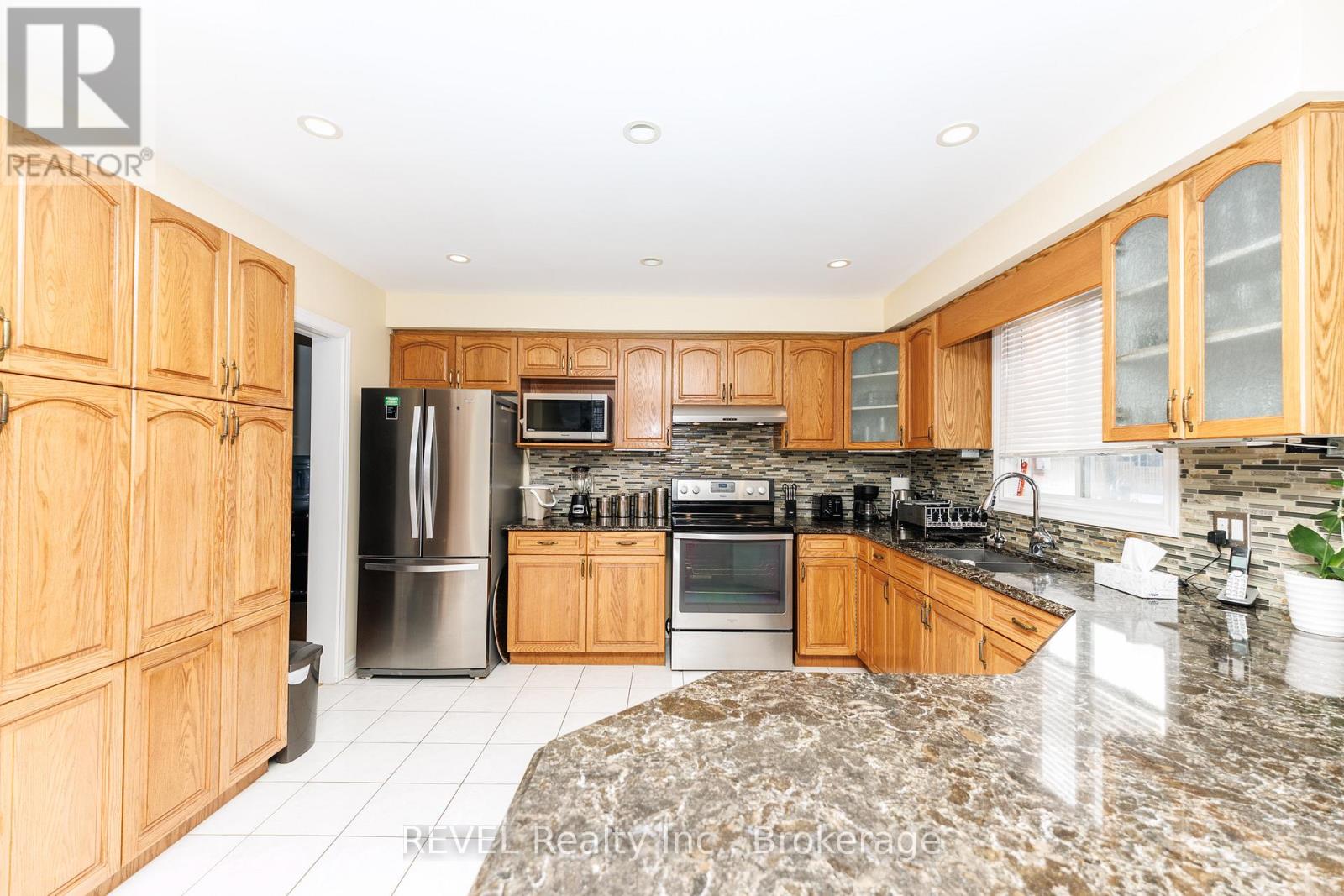 Main - 16 Chessington Street, St. Catharines, Ontario  L2S 3R4 - Photo 8 - X12791856