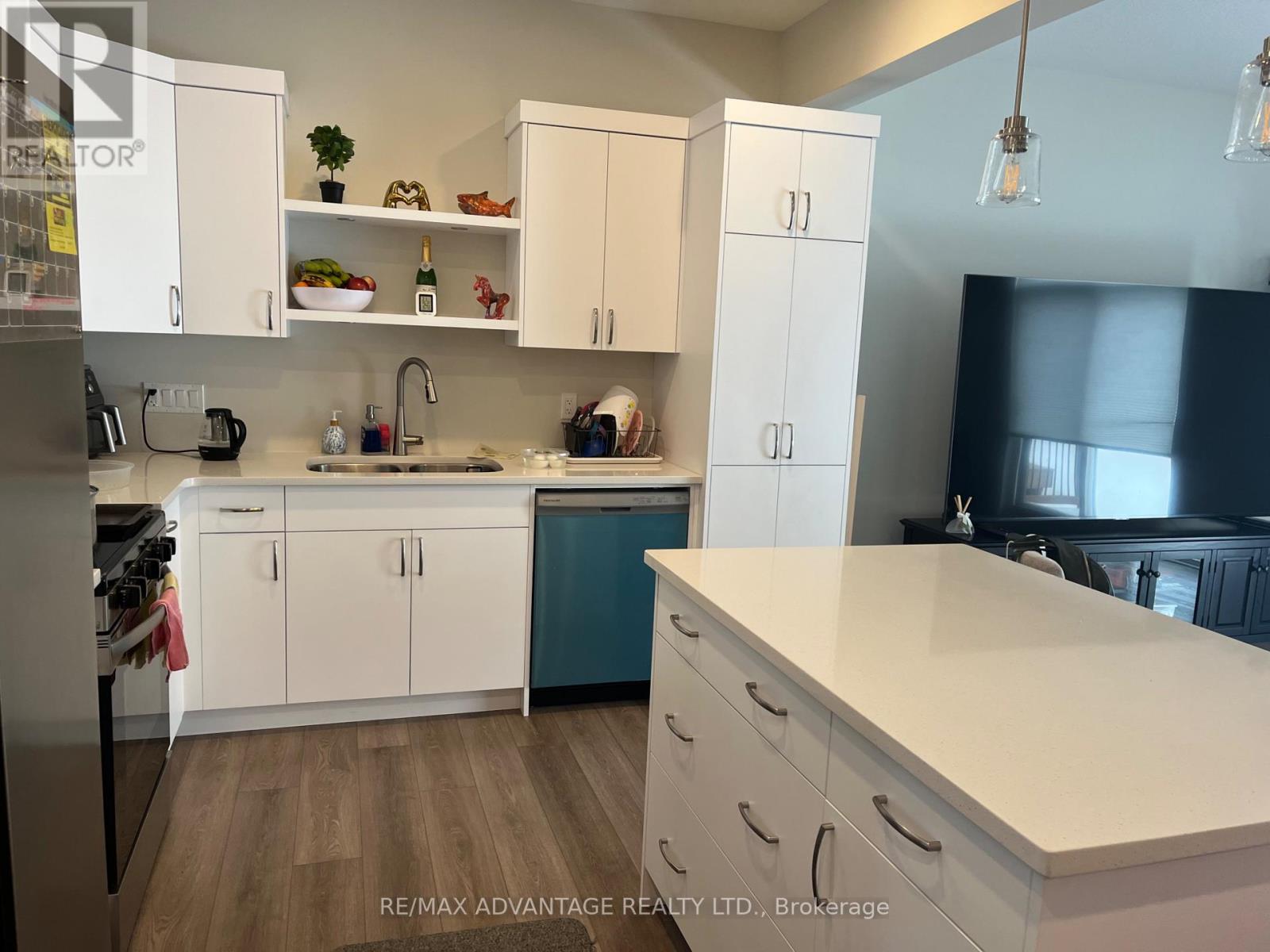 107 Cortland Terrace, St. Thomas, Ontario  N5R 0P8 - Photo 6 - X12707892