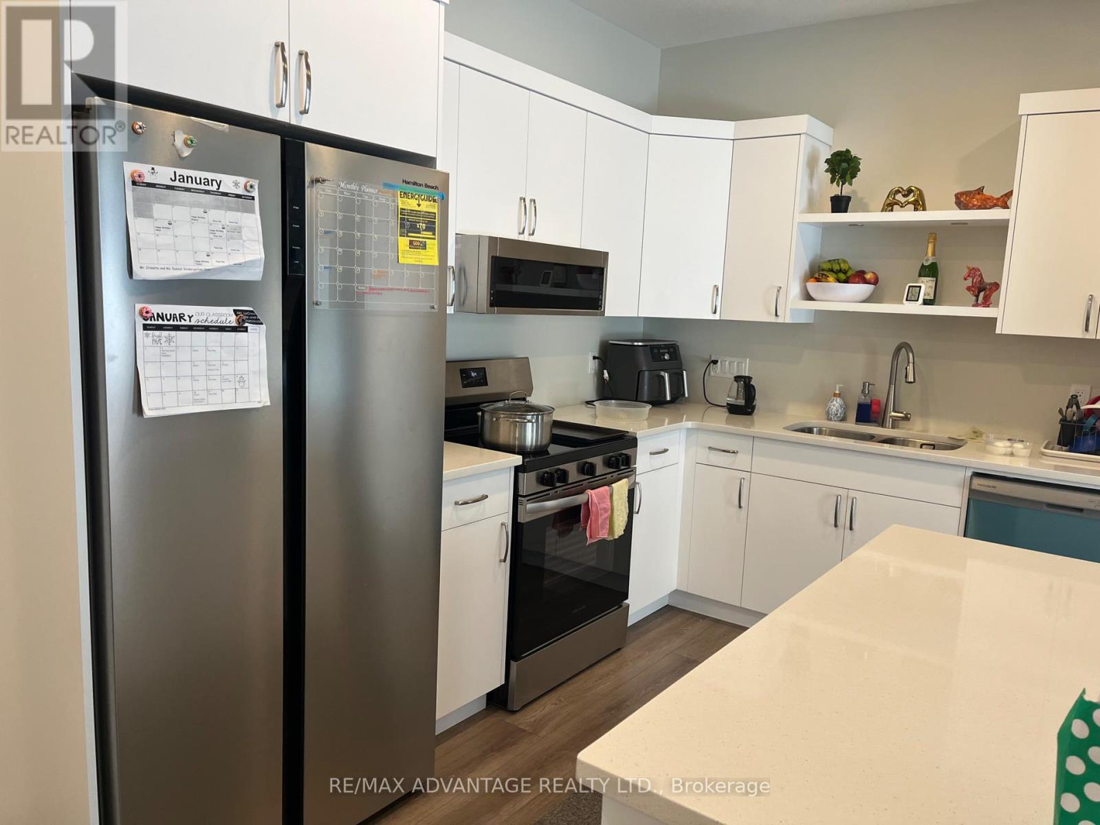 107 Cortland Terrace, St. Thomas, Ontario  N5R 0P8 - Photo 5 - X12707892