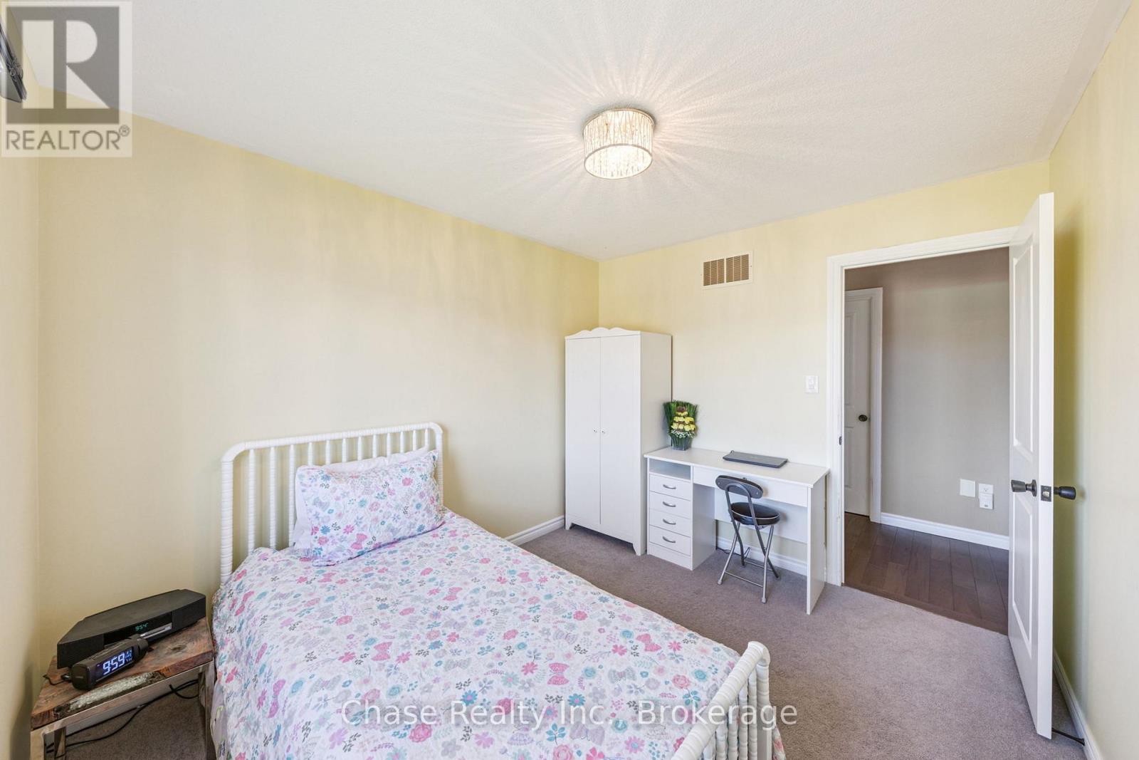 18 St Amant Road, Penetanguishene, Ontario  L9M 0A1 - Photo 17 - S12791864