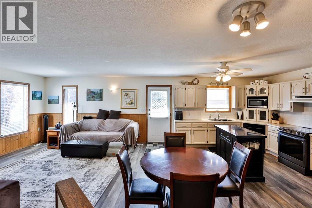 132 Alder Place, Vulcan, Alberta  T0L 2B0 - Photo 9 - A2251309