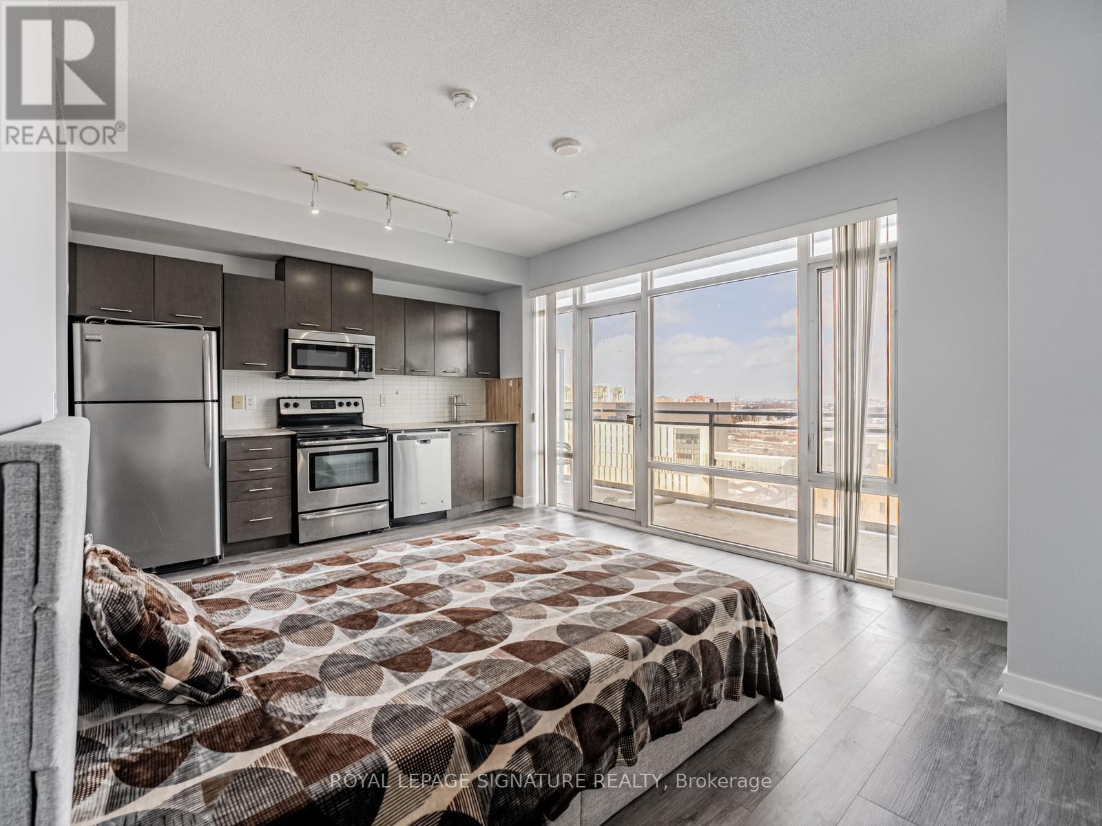 1001 - 360 Square One Drive, Mississauga, Ontario  L5B 0G7 - Photo 14 - W12791878