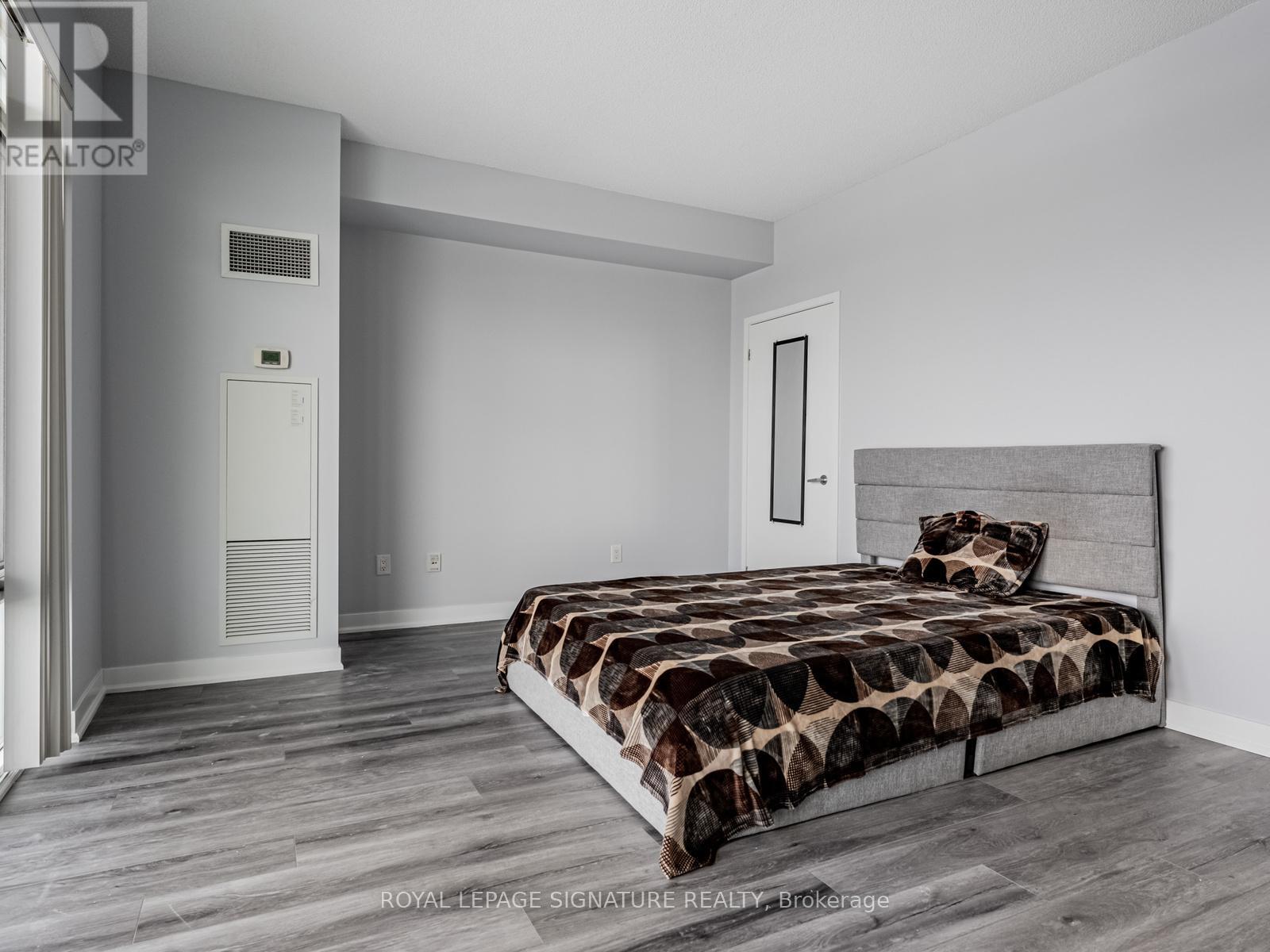 1001 - 360 Square One Drive, Mississauga, Ontario  L5B 0G7 - Photo 15 - W12791878