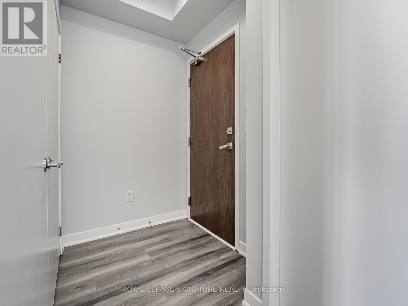 1001 - 360 Square One Drive, Mississauga, Ontario  L5B 0G7 - Photo 3 - W12791878