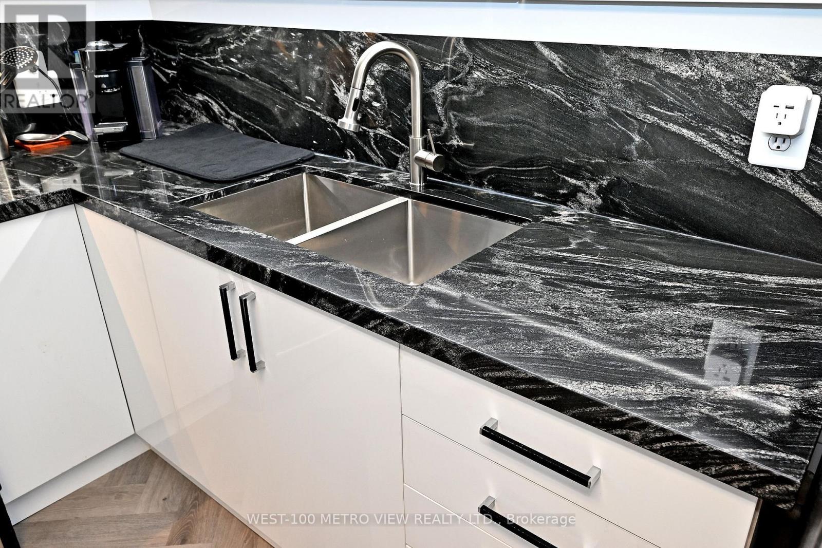 80 - 1180 Mississauga Valley Boulevard, Mississauga, Ontario  L5A 3M9 - Photo 10 - W12791880