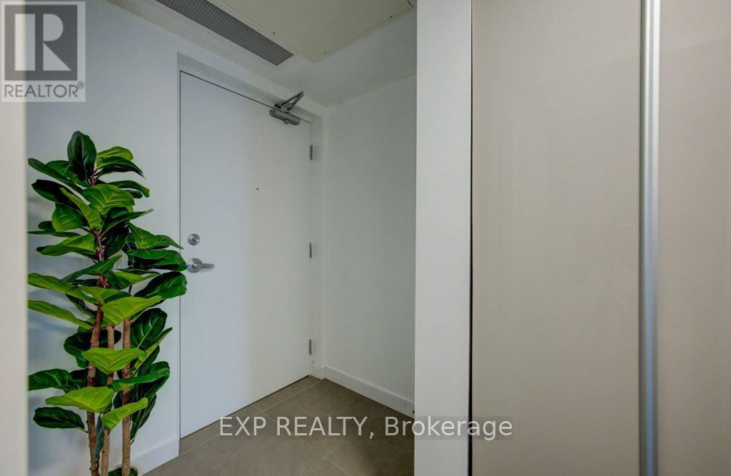 718 - 250 Albert Street, Waterloo, Ontario  N2L 3W5 - Photo 2 - X12791870