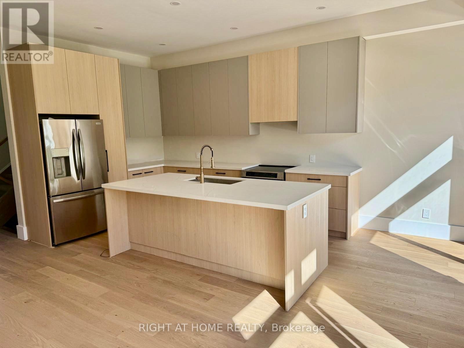 79a River Street, Parry Sound, Ontario  P2A 2T8 - Photo 2 - X12791872