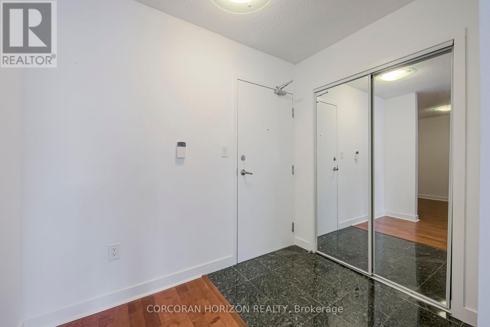 609 - 10 Navy Wharf Court, Toronto, Ontario  M5V 3V2 - Photo 5 - C12791892