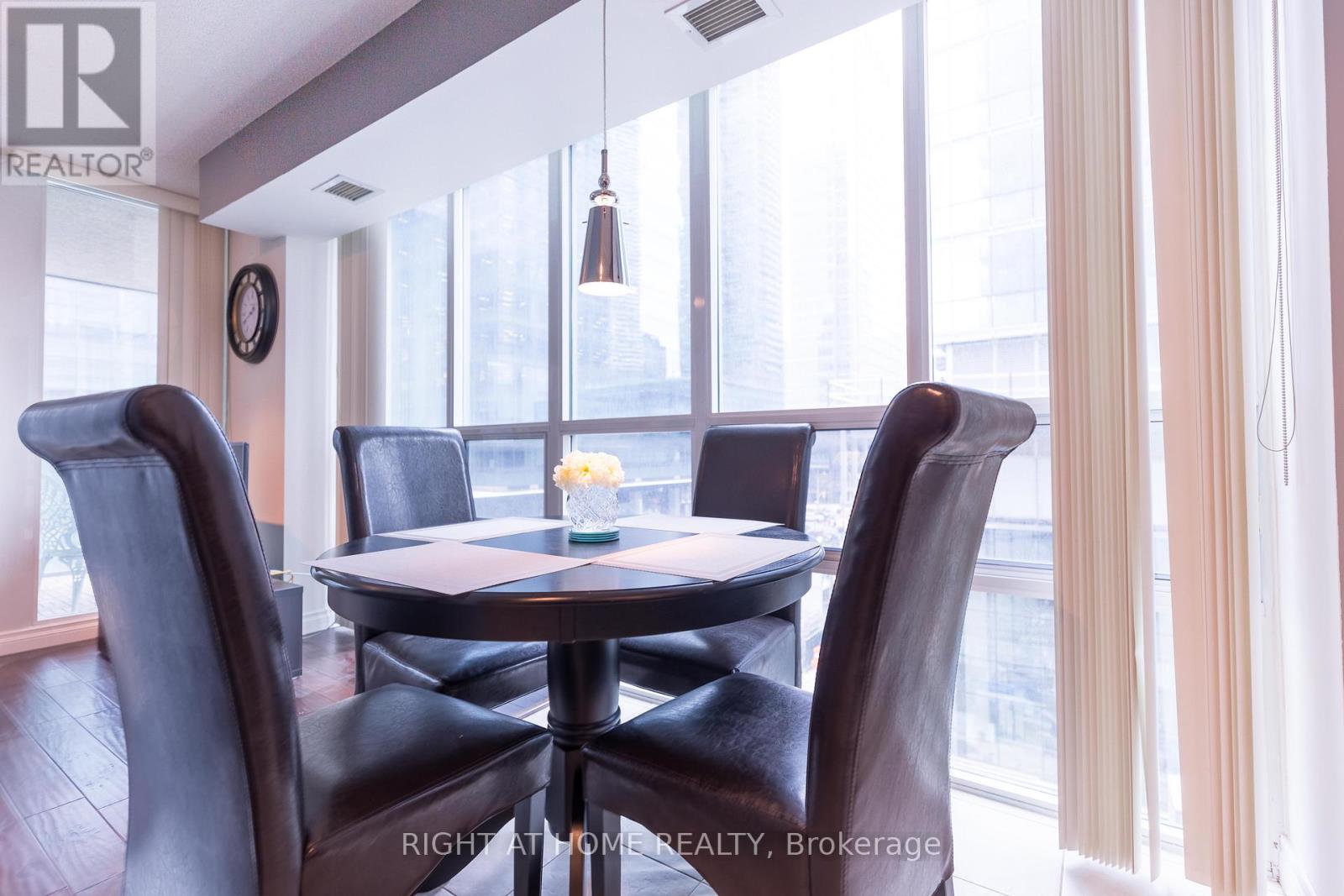 506 - 30 Grand Trunk Crescent, Toronto, Ontario  M5J 3A4 - Photo 13 - C12791894