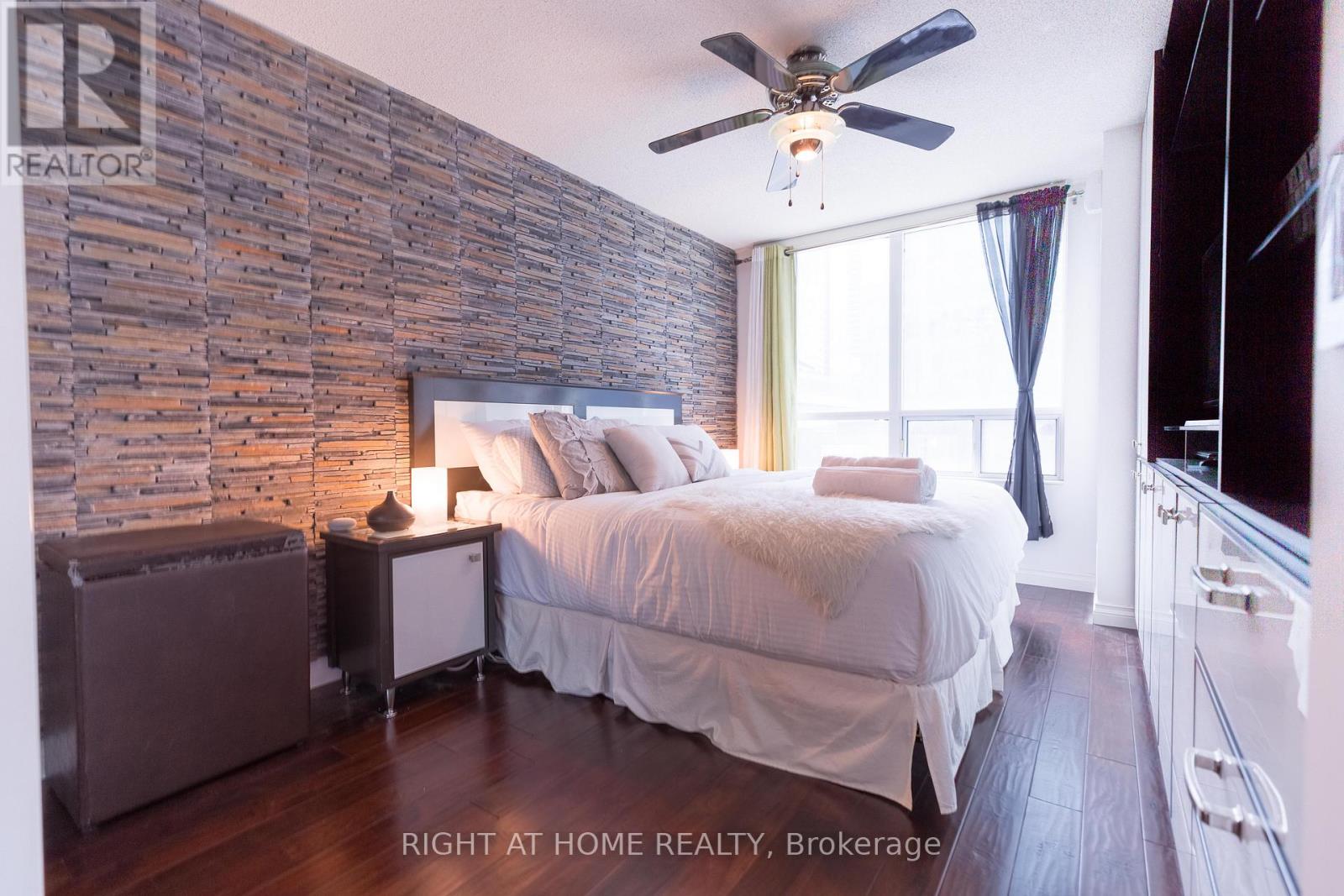 506 - 30 Grand Trunk Crescent, Toronto, Ontario  M5J 3A4 - Photo 18 - C12791894