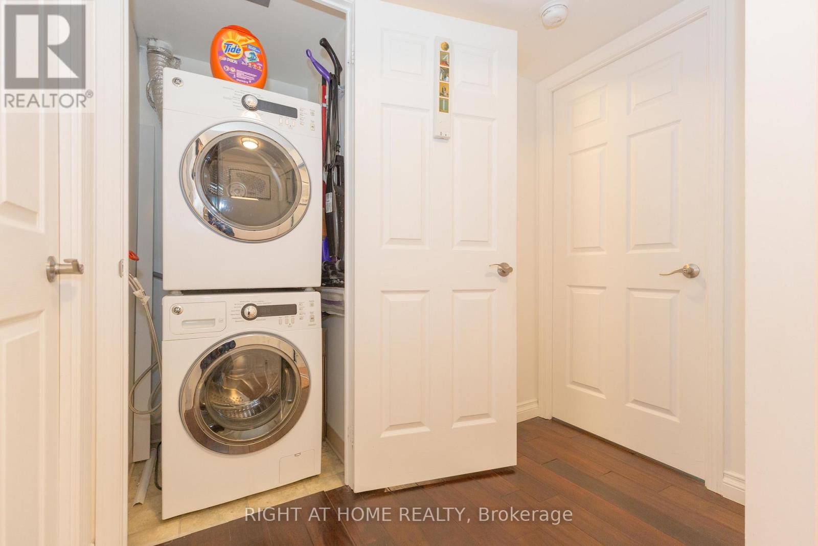 506 - 30 Grand Trunk Crescent, Toronto, Ontario  M5J 3A4 - Photo 23 - C12791894