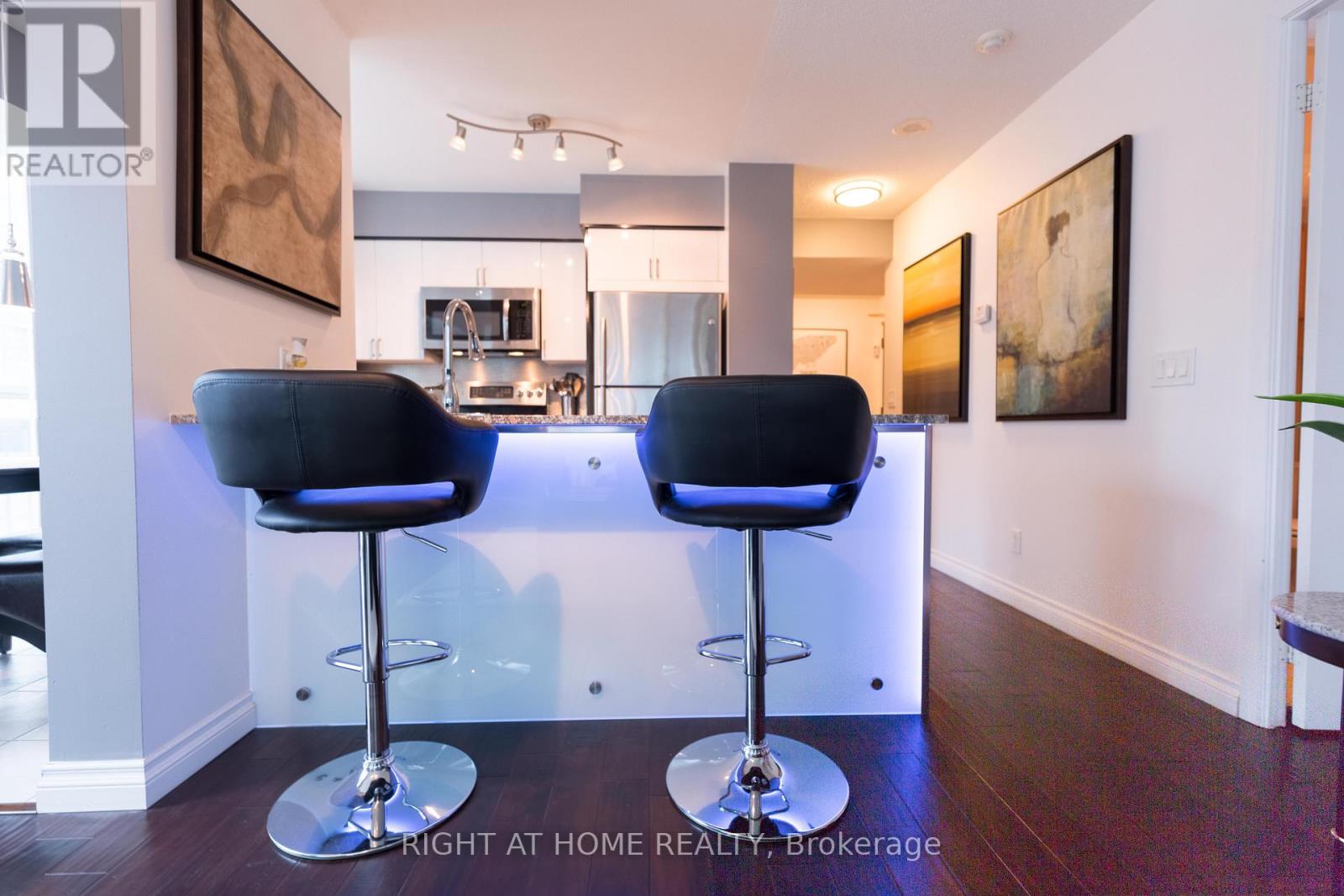 506 - 30 Grand Trunk Crescent, Toronto, Ontario  M5J 3A4 - Photo 7 - C12791894