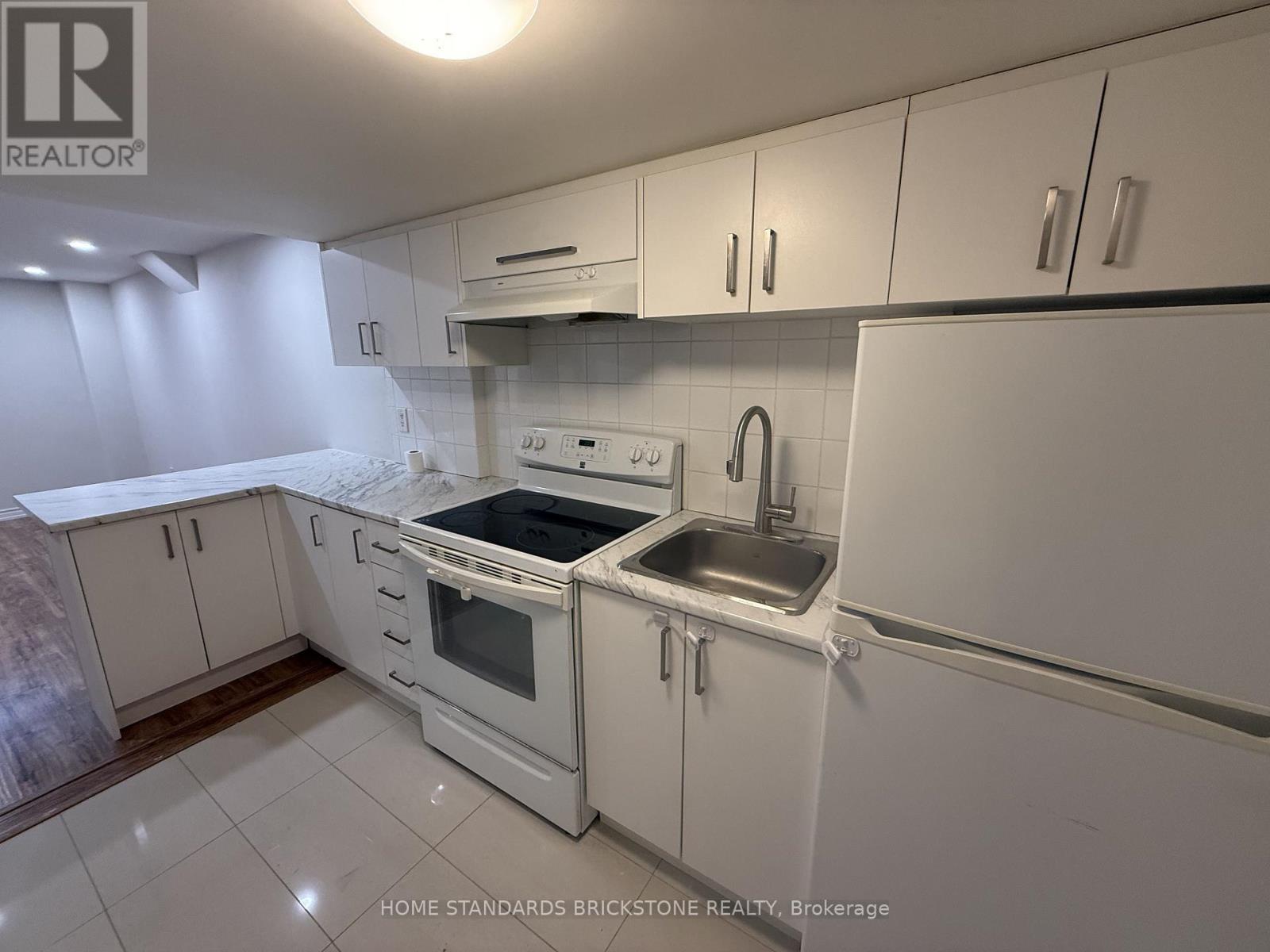 168 Warwick Crescent, Newmarket, Ontario  L3X 2S3 - Photo 4 - N12791882