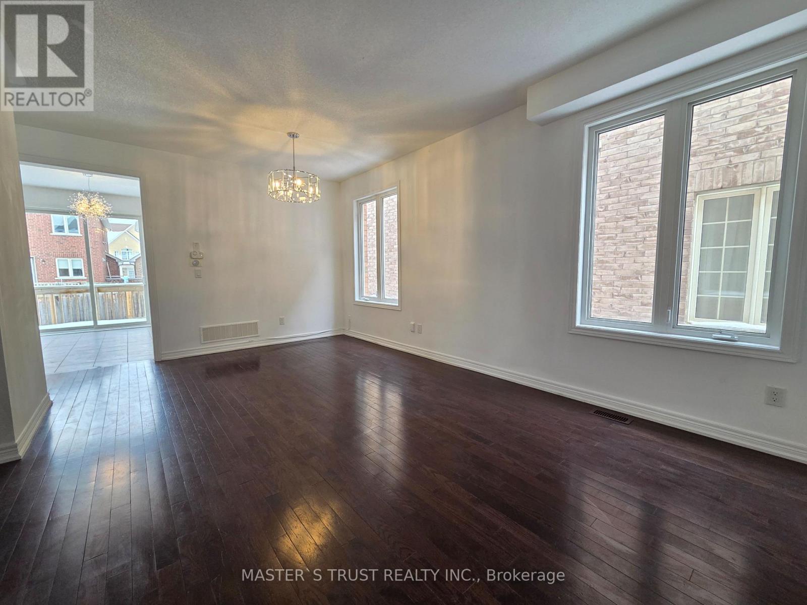 11 Beacon Point Street, Markham (Wismer), Ontario  L6E 0P3 - Photo 6 - N12786832