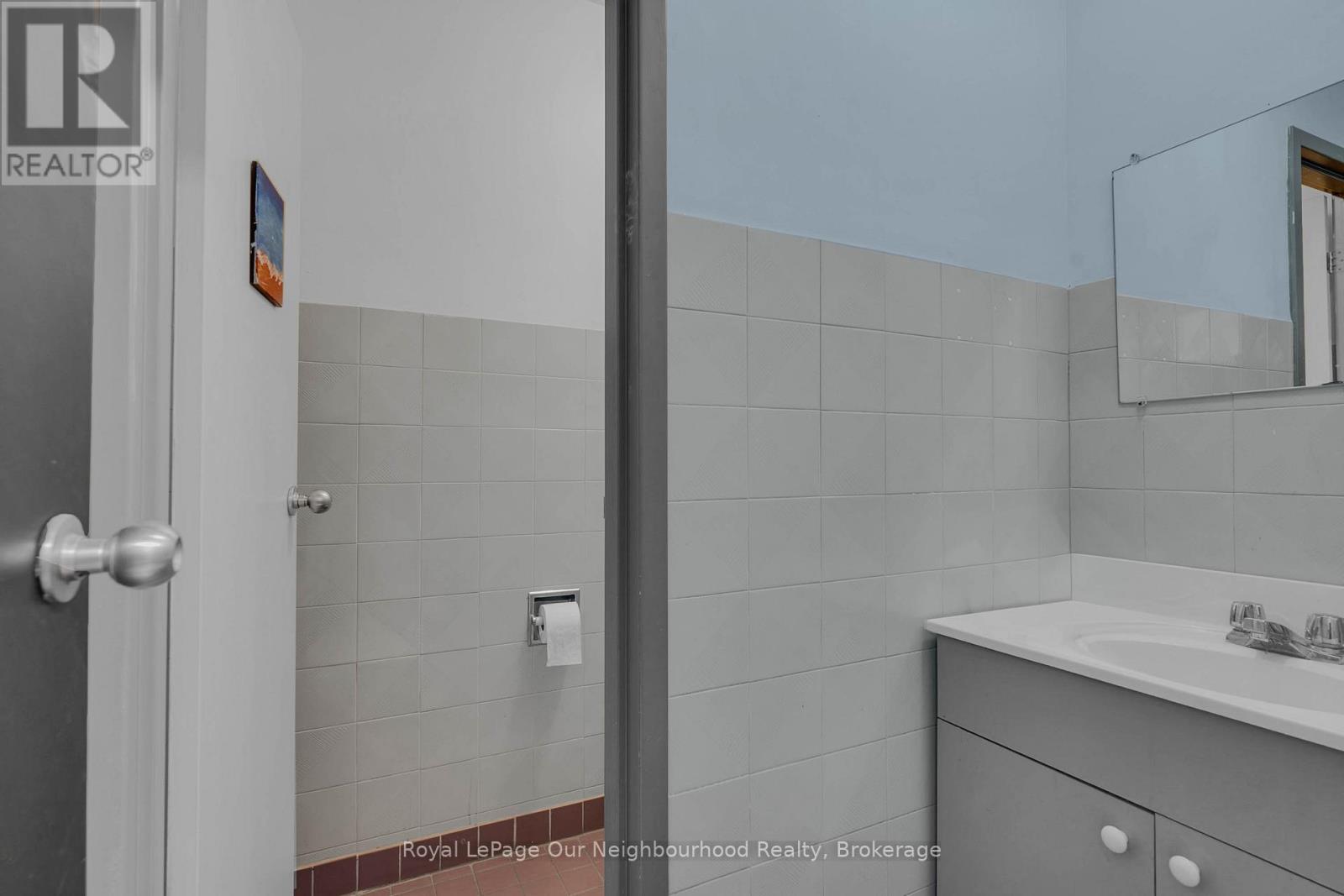 300 - 1224 King Street W, Toronto, Ontario  M6K 1G4 - Photo 12 - W12788934