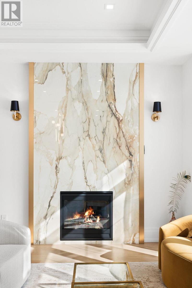 320 Hounslow Avenue, Toronto, Ontario  M2R 1H5 - Photo 3 - C12791906