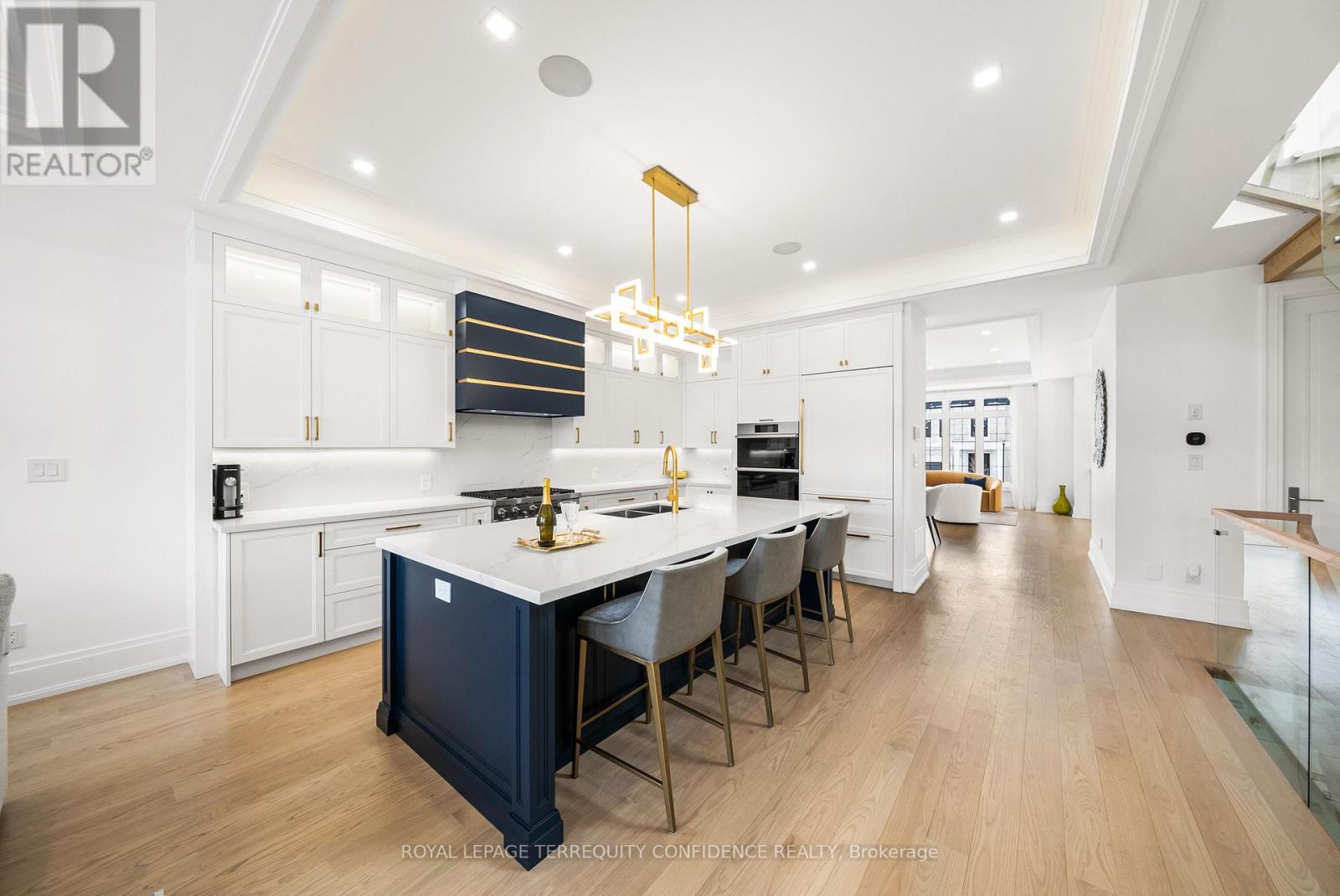 320 Hounslow Avenue, Toronto, Ontario  M2R 1H5 - Photo 8 - C12791906