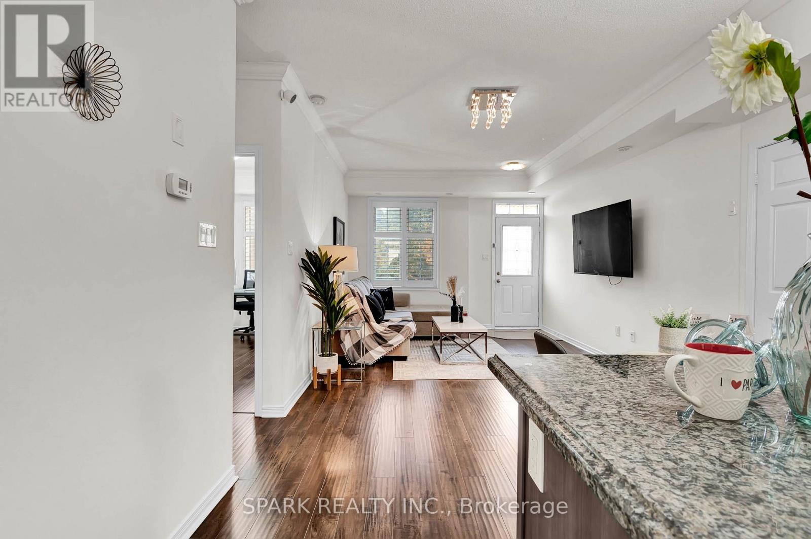 35 - 180 Howden Boulevard, Brampton, Ontario  L6S 0E6 - Photo 3 - W12791904