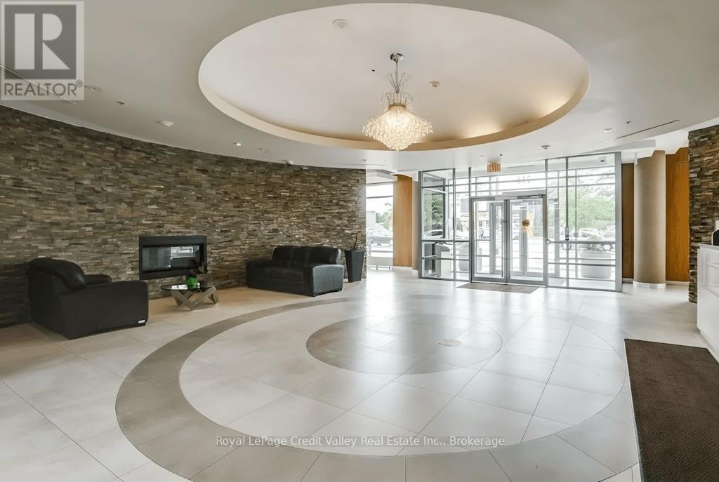 904 - 215 Queen Street E, Brampton, Ontario  L6W 0A9 - Photo 3 - W12791932