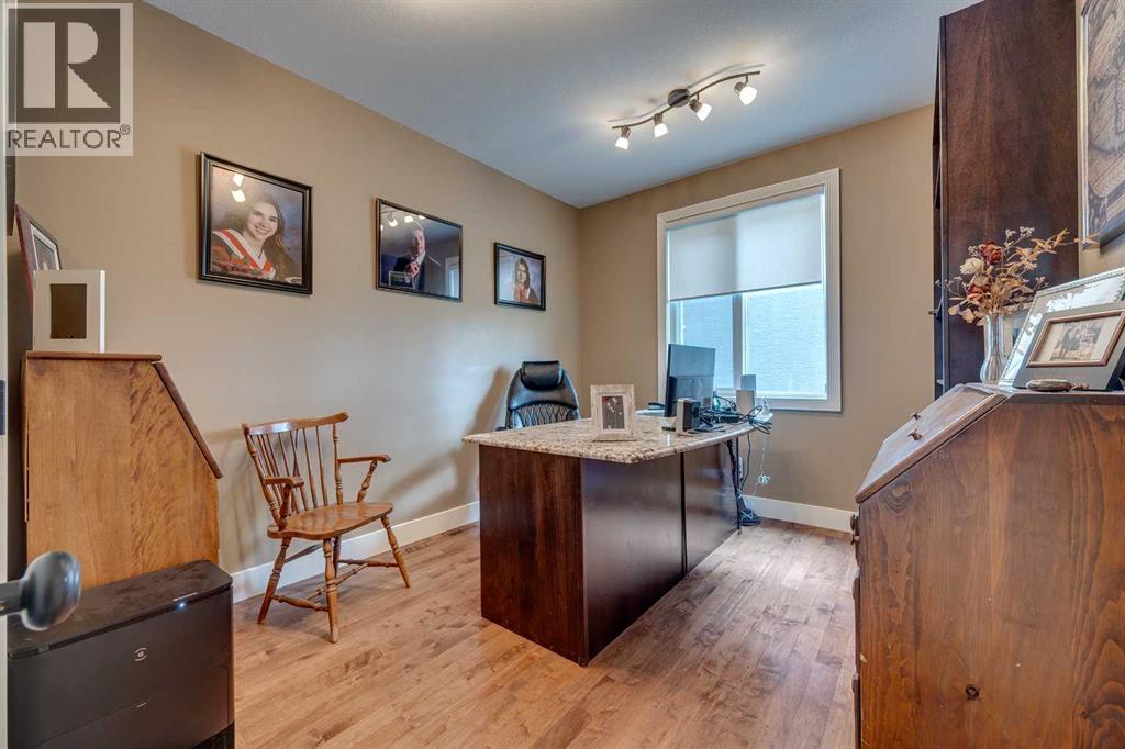 4300 Memorial Trail, Sylvan Lake, Alberta  T4S 0R1 - Photo 18 - A2286803