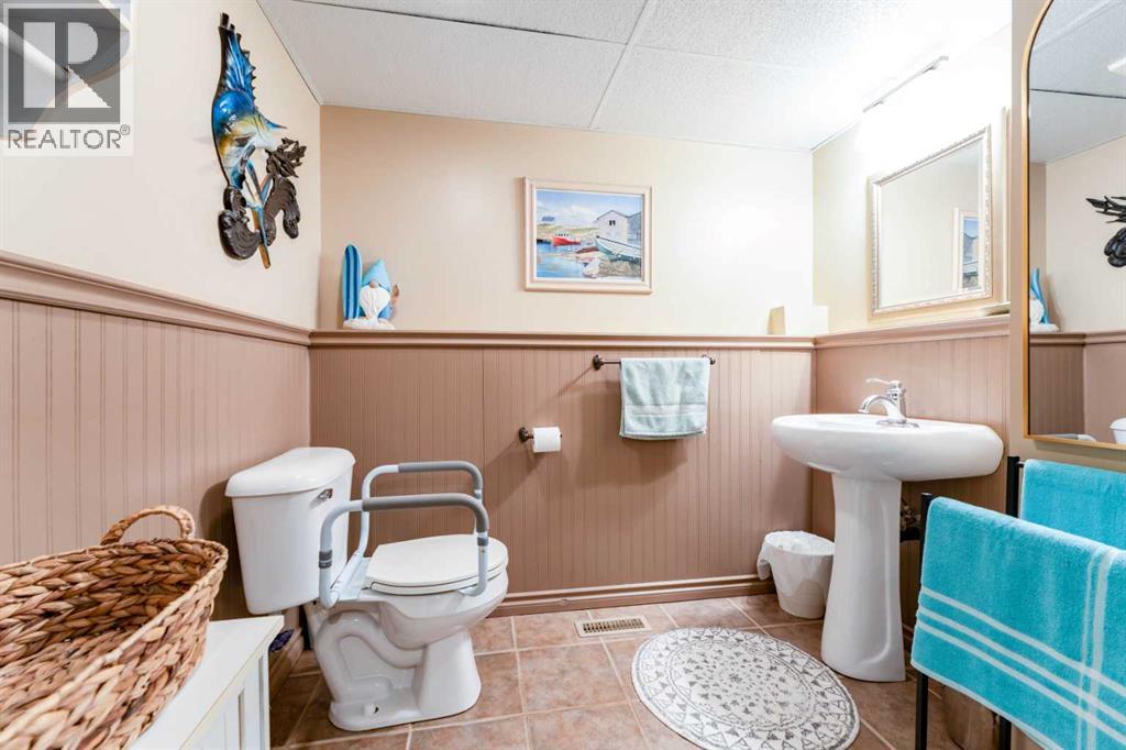 126 Ojibwa Place W, Lethbridge, Alberta  T1K 5K5 - Photo 32 - A2286802