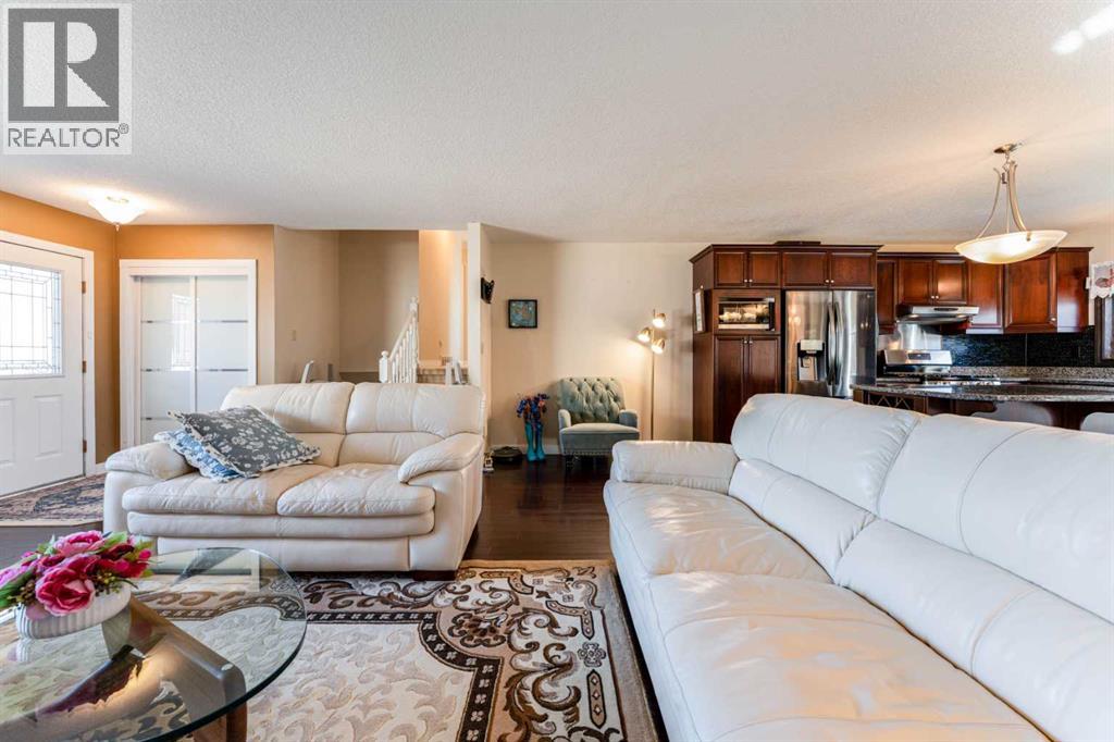 126 Ojibwa Place W, Lethbridge, Alberta  T1K 5K5 - Photo 4 - A2286802