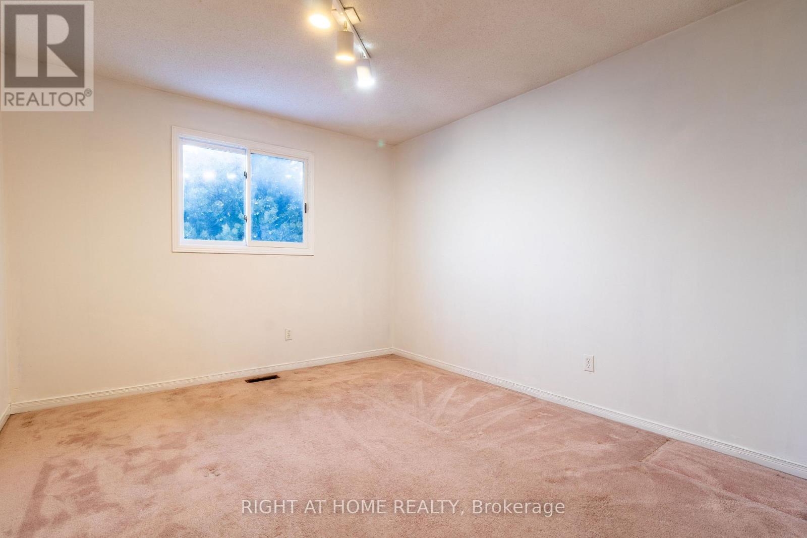 1686 Major Oaks Road, Pickering, Ontario  L1X 1X1 - Photo 22 - E12791930