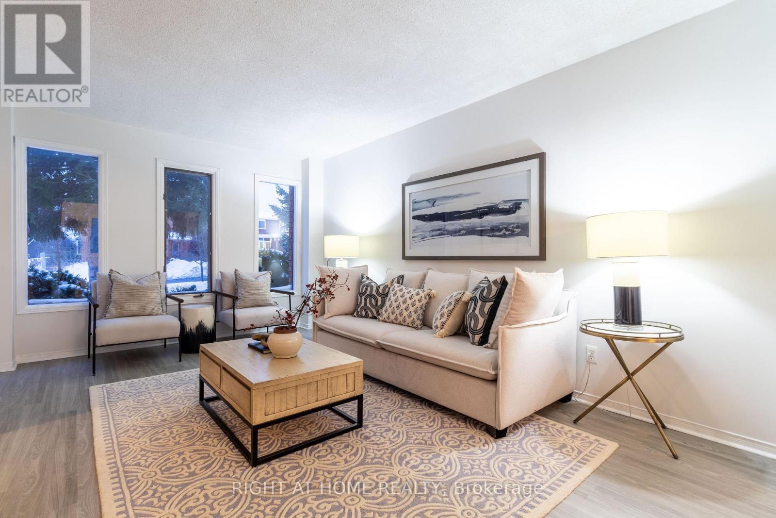 1686 Major Oaks Road, Pickering, Ontario  L1X 1X1 - Photo 5 - E12791930