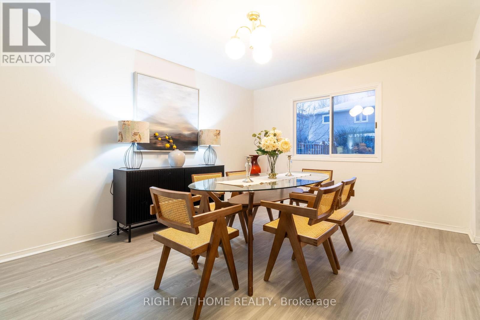 1686 Major Oaks Road, Pickering, Ontario  L1X 1X1 - Photo 7 - E12791930