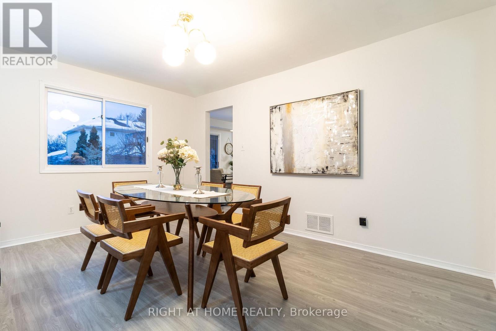 1686 Major Oaks Road, Pickering, Ontario  L1X 1X1 - Photo 8 - E12791930