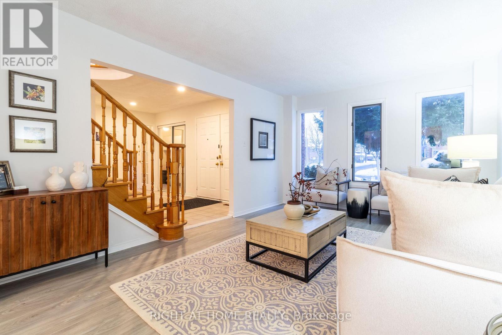 1686 Major Oaks Road, Pickering, Ontario  L1X 1X1 - Photo 9 - E12791930