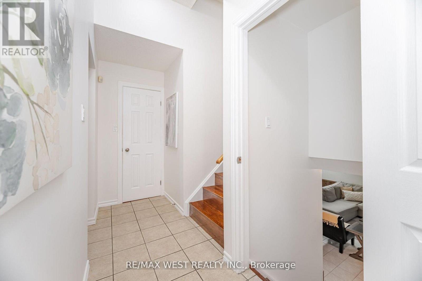 17 Malcolm Crescent, Brampton, Ontario  L6S 3C7 - Photo 20 - W12679760