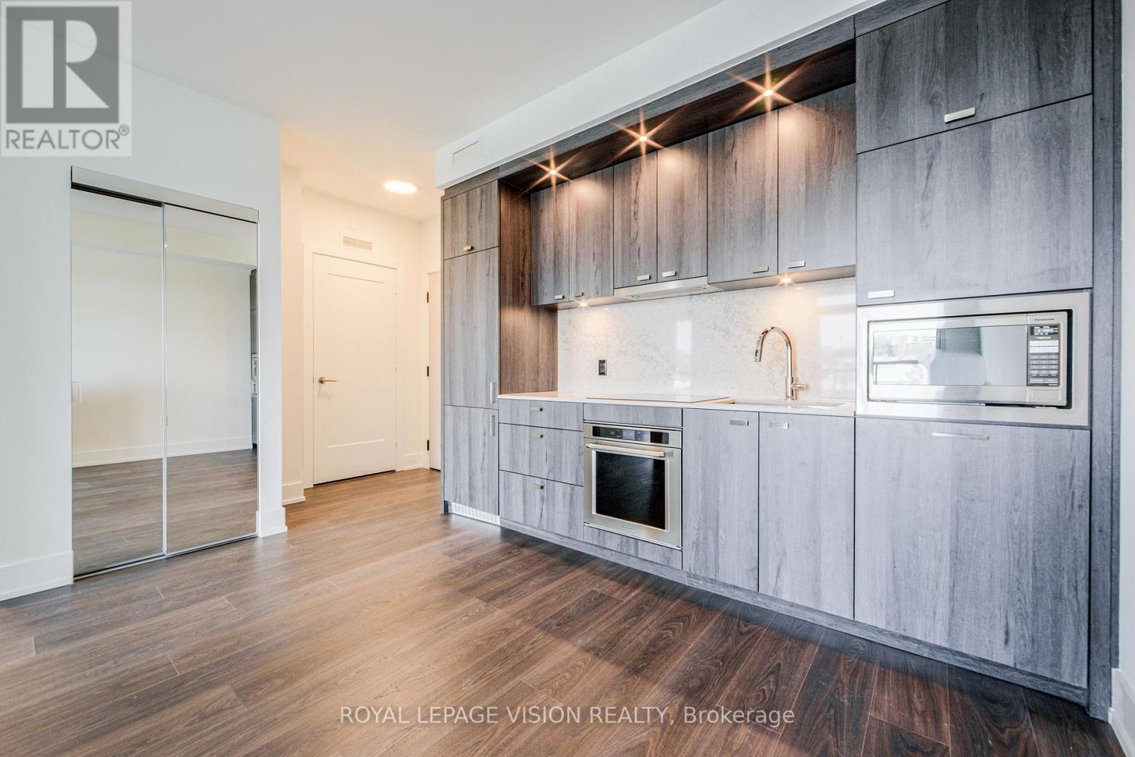 312 - 858 Dupont Street, Toronto, Ontario  M6G 0C1 - Photo 2 - W12791936