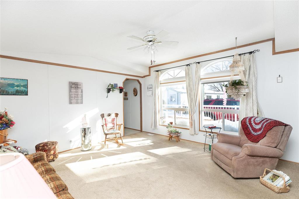 28 Aspen Estate Road, Steinbach, Manitoba  R5G 2J7 - Photo 14 - 202602693