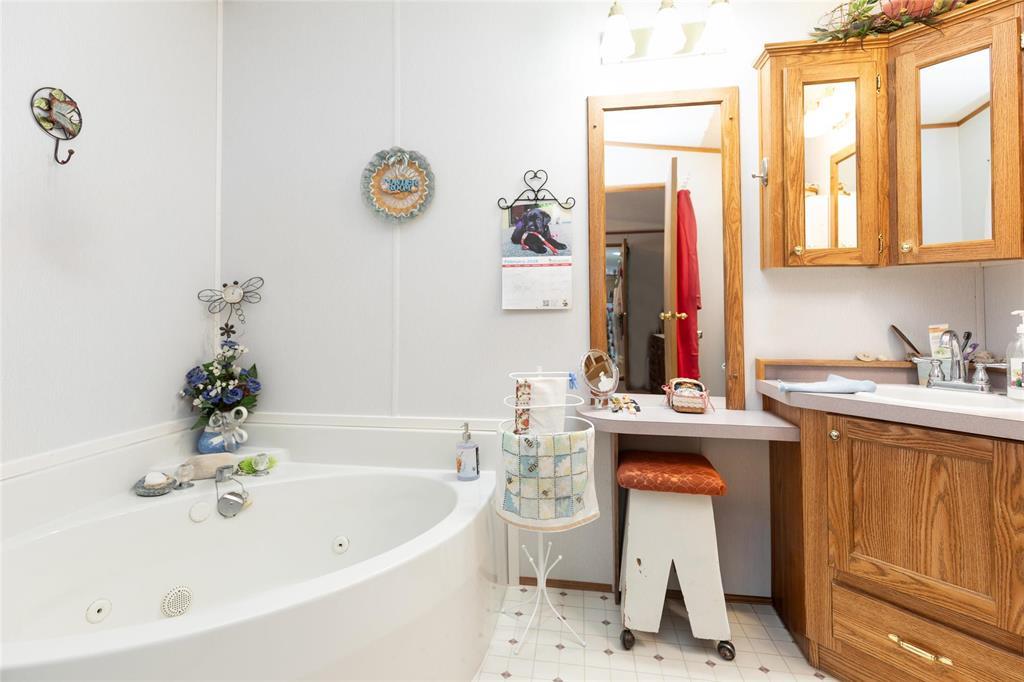 28 Aspen Estate Road, Steinbach, Manitoba  R5G 2J7 - Photo 19 - 202602693