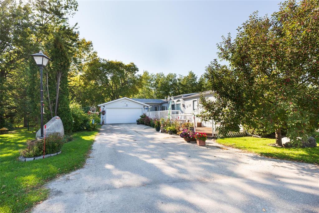 28 Aspen Estate Road, Steinbach, Manitoba  R5G 2J7 - Photo 38 - 202602693