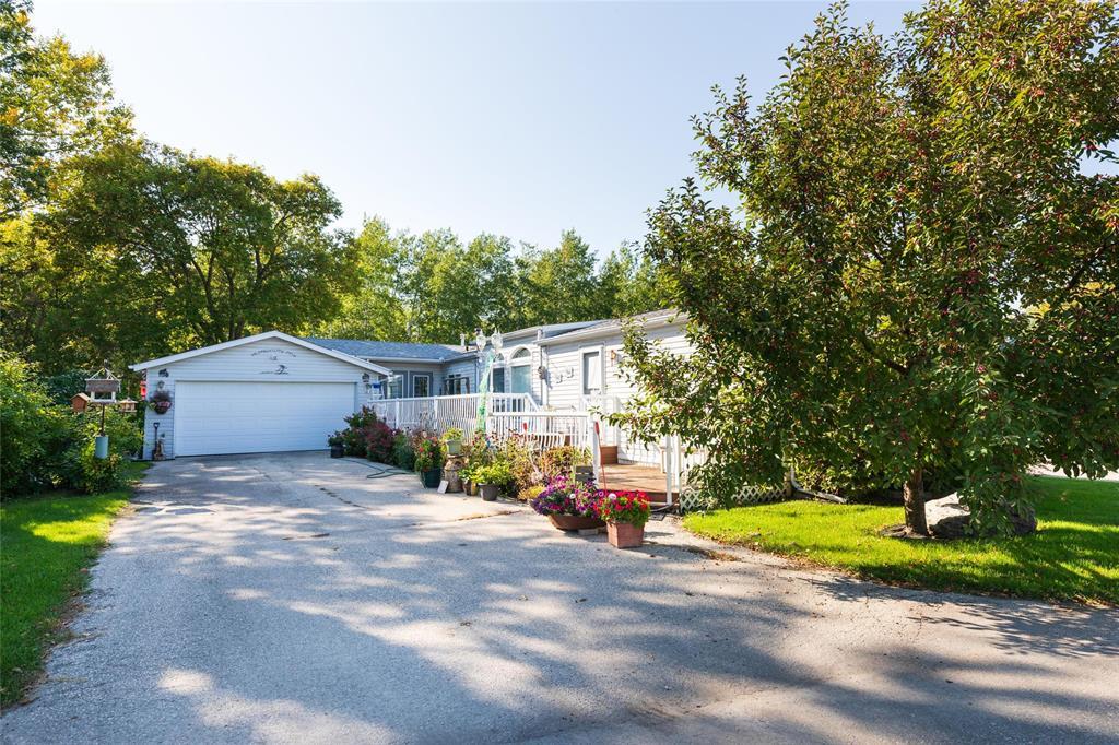 28 Aspen Estate Road, Steinbach, Manitoba  R5G 2J7 - Photo 40 - 202602693