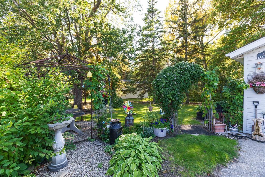 28 Aspen Estate Road, Steinbach, Manitoba  R5G 2J7 - Photo 48 - 202602693