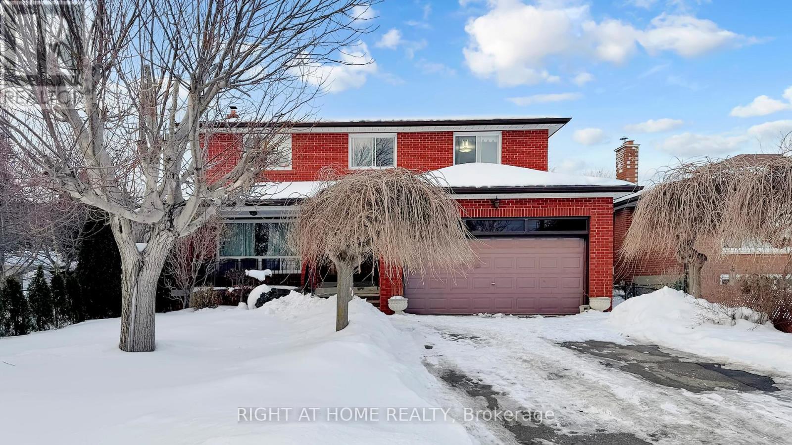 94 MADAWASKA AVENUE, Toronto, Ontario