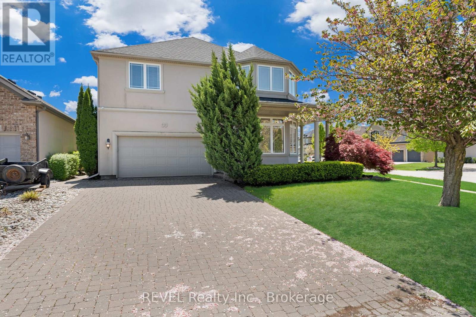 30 Maracay Way, St. Catharines, Ontario  L2W 1C4 - Photo 2 - X12791952