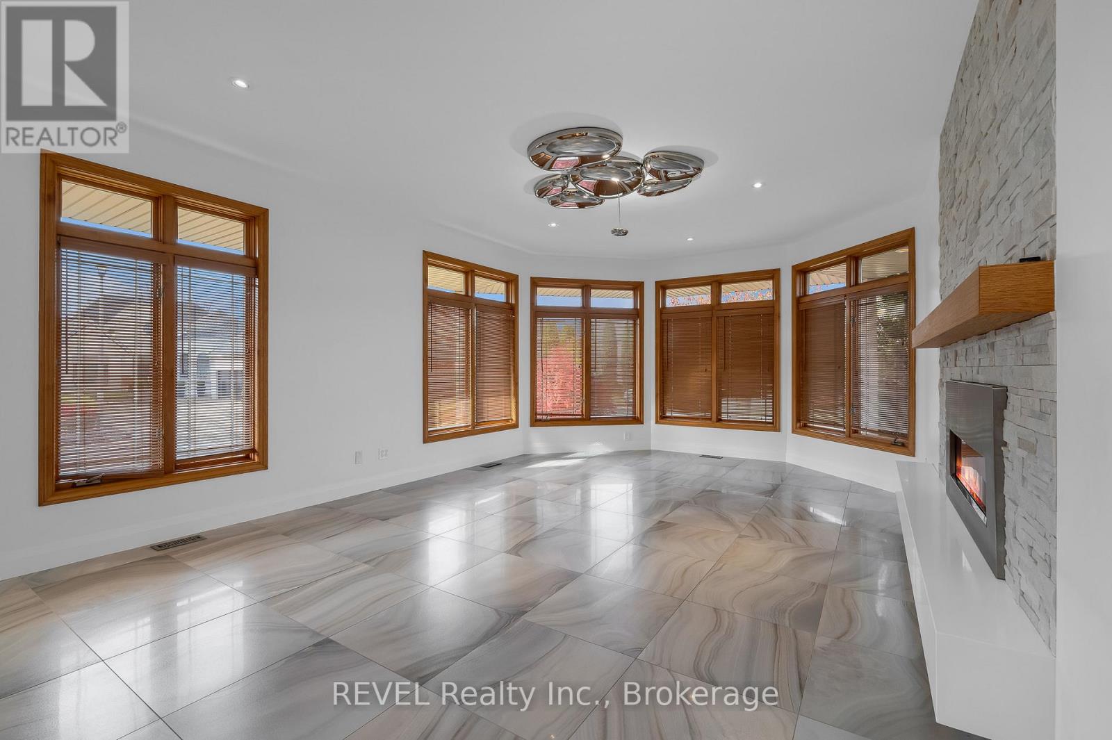 30 Maracay Way, St. Catharines, Ontario  L2W 1C4 - Photo 5 - X12791952