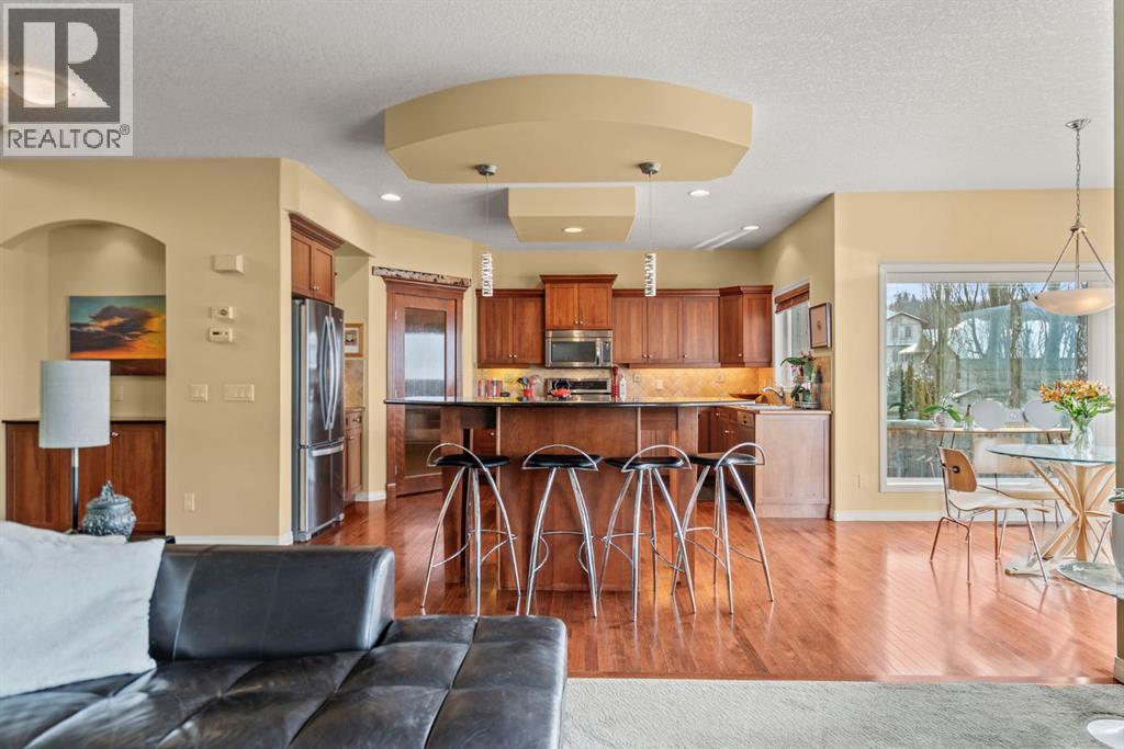 153 Crestridge Way Sw, Calgary, Alberta  T3B 5Z3 - Photo 7 - A2283540