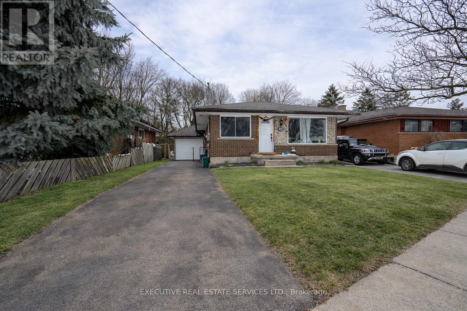 268 Ross Avenue, Kitchener, Ontario  N2A 1V6 - Photo 2 - X12791656