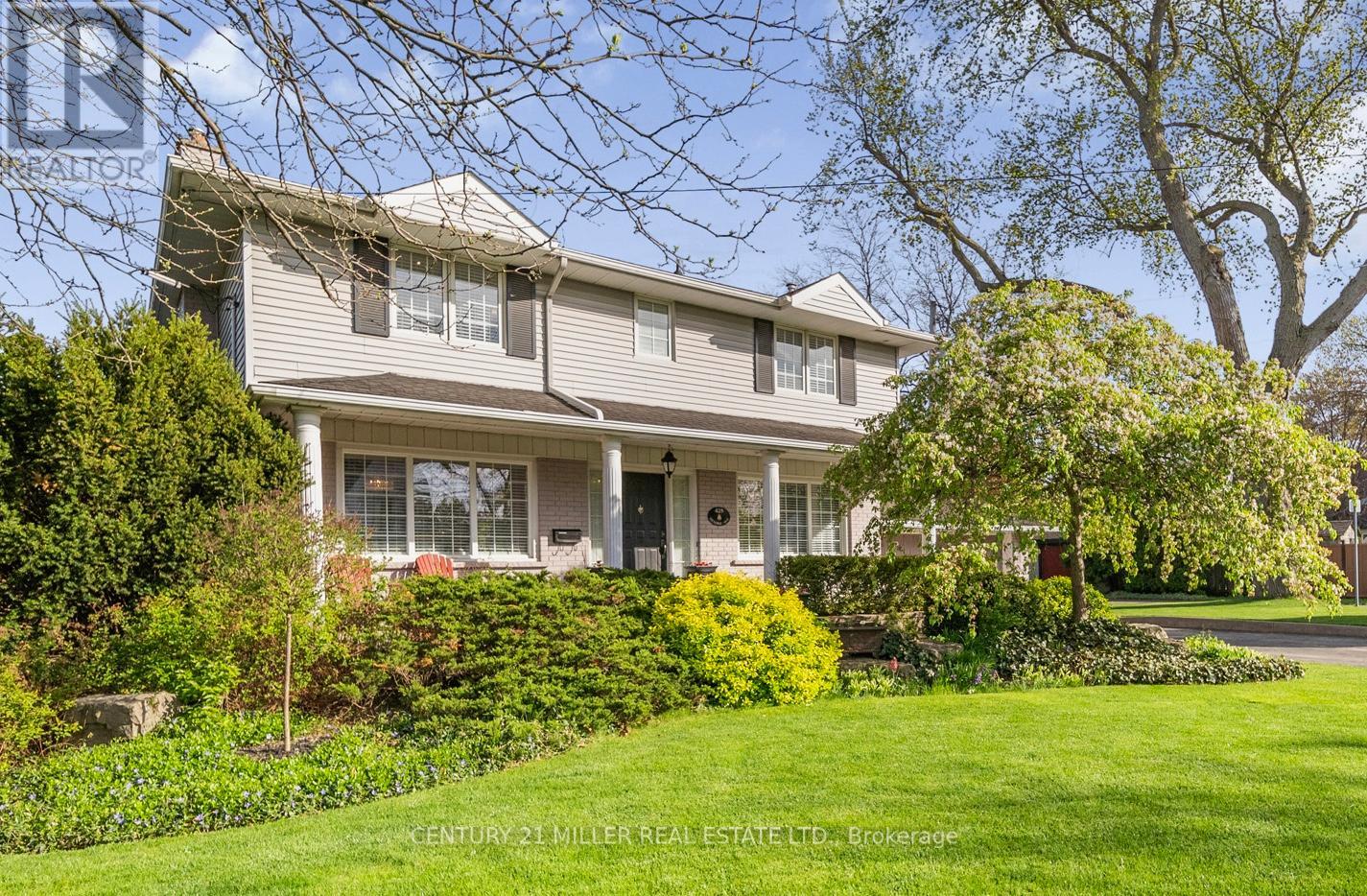 428 Hendrie Avenue, Burlington, Ontario  L7T 1E2 - Photo 3 - W12791954