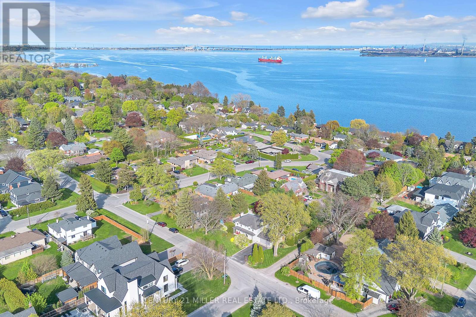 428 Hendrie Avenue, Burlington, Ontario  L7T 1E2 - Photo 32 - W12791954