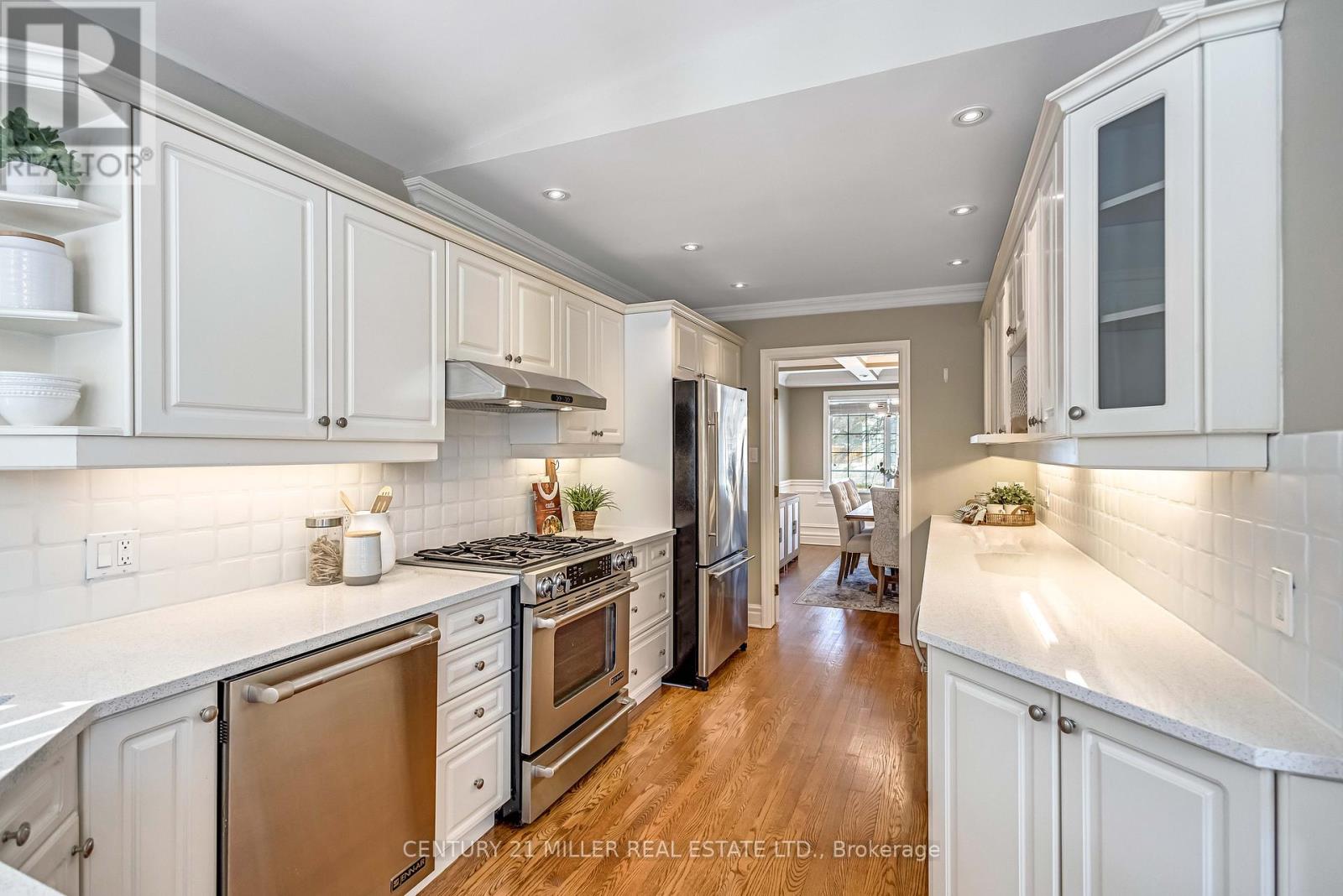 428 Hendrie Avenue, Burlington, Ontario  L7T 1E2 - Photo 7 - W12791954