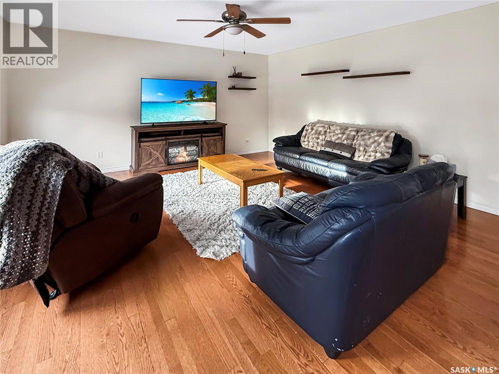 372 Hayes Drive, Swift Current, Saskatchewan  S9H 4H1 - Photo 3 - SK028600