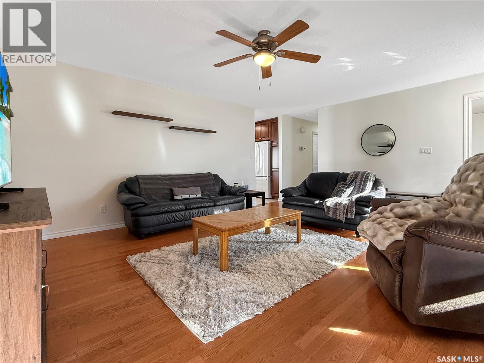 372 Hayes Drive, Swift Current, Saskatchewan  S9H 4H1 - Photo 4 - SK028600