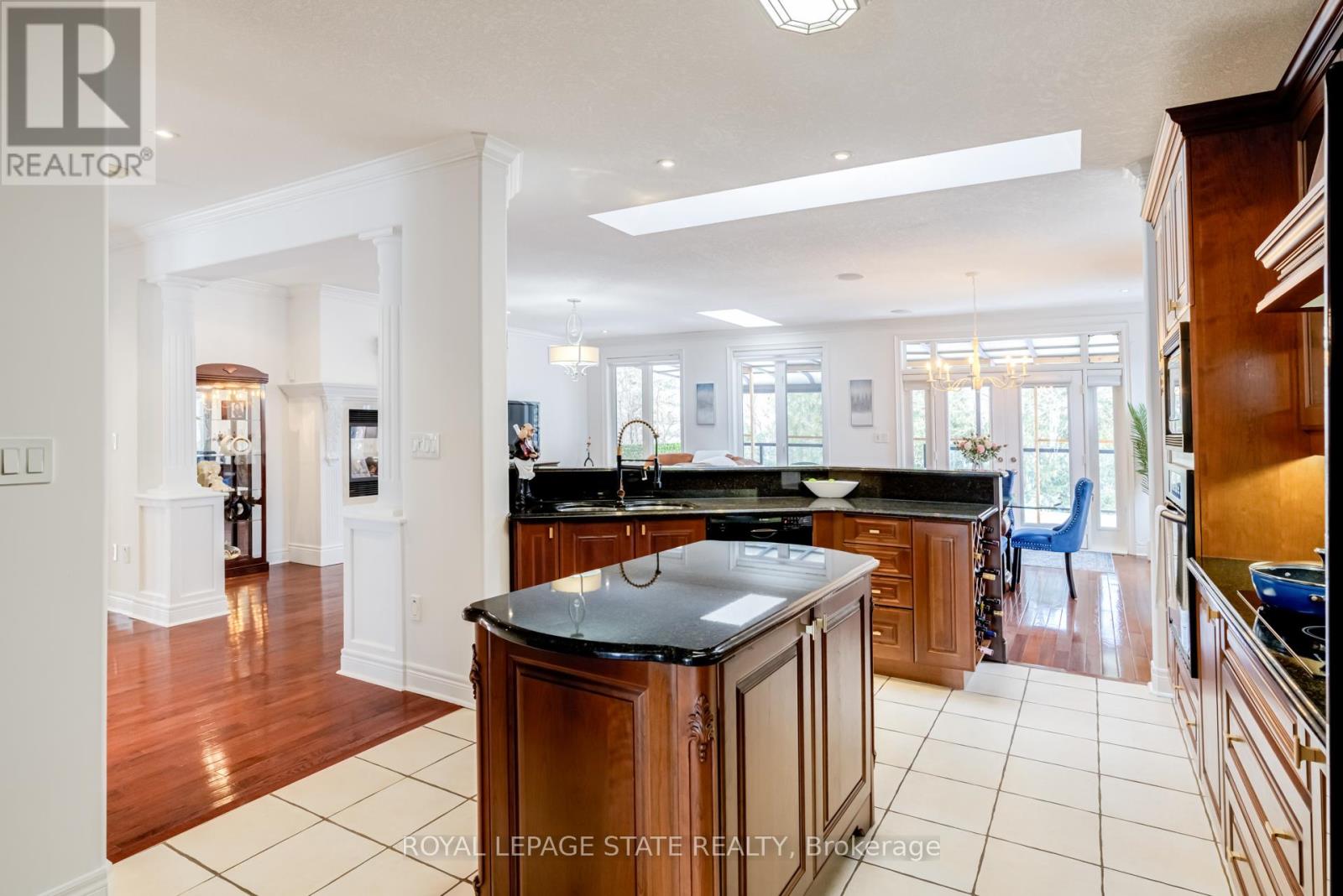 17 Mcnutt Street, Brampton, Ontario  L6Y 5L3 - Photo 9 - W12788660